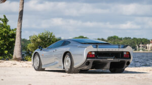 Jaguar xj220