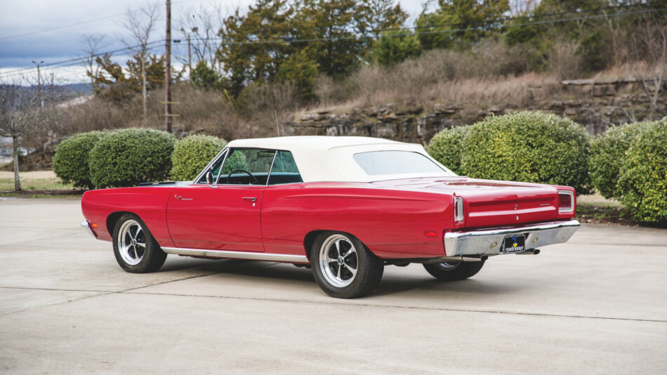 Plymouth road runner